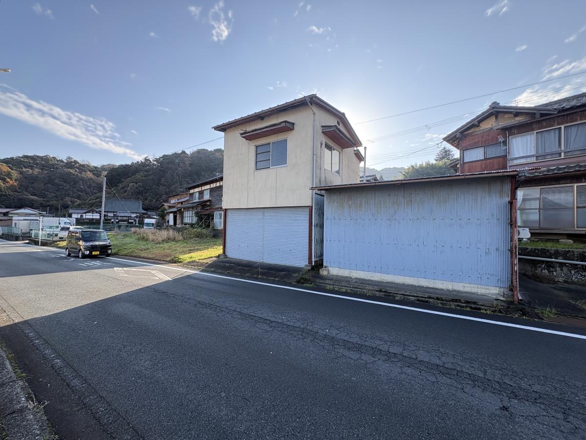 京都府宮津市の一戸建て | 1300万円 | 2K | 386.89m² | Akiyama house finder